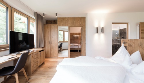 Deluxe Quadruple Room