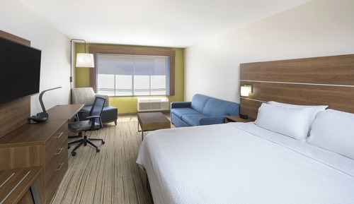 Suite, 1 King Bed, Accessible (Mobility, Roll-In Shower)
