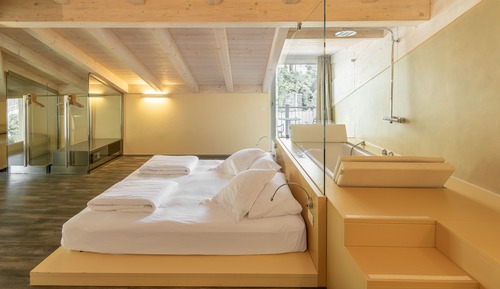 Signature Room, Balcony, Mountainside