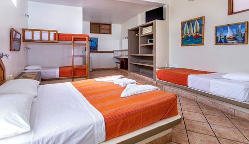Family Room, Mixed Dorm, Pool View