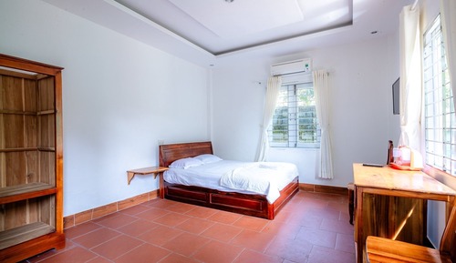 Basic Double Room, Balcony, Courtyard View