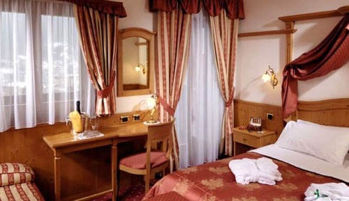 Double Room (Loving)
