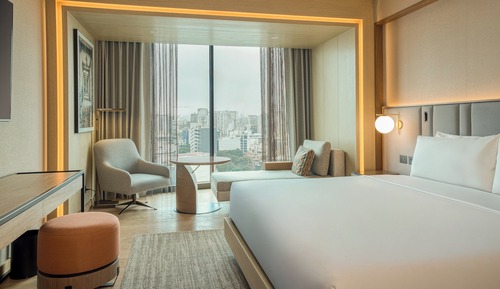 Classic Room, 1 King Bed (High Floor)