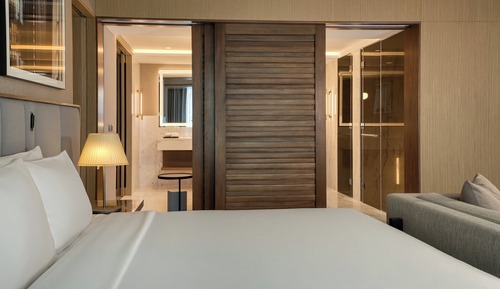 Executive Suite, 1 King Bed (OV with Living Area HF)