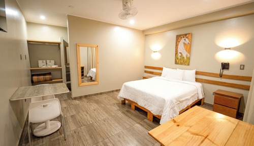 Standard Room, 1 Queen Bed, Garden View