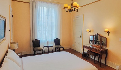 Classic Room