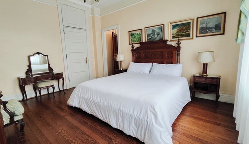 Deluxe Suite, 1 King Bed