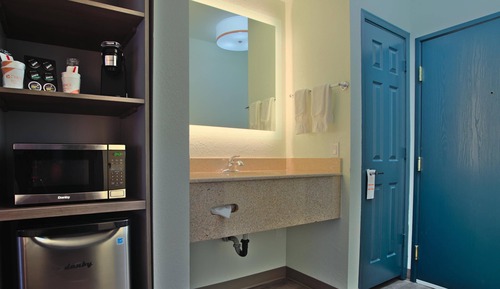 Standard Room, 2 Queen Beds, Non Smoking