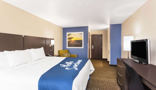 Standard Room, 1 King Bed (No Pets Allowed)