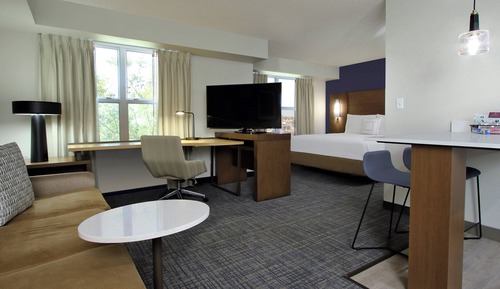 Studio, 1 King Bed with Sofa bed, Corner