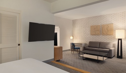 Junior Suite, 1 King Bed, Accessible