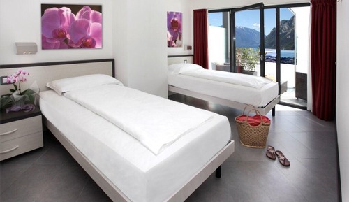 Twin Room, Lake View