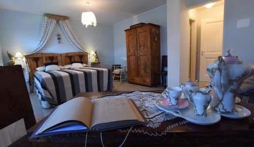 Deluxe Room (2 Adults + 1 Child)