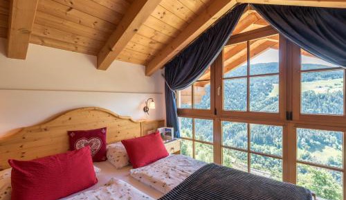 One-Bedroom Apartment with Garden