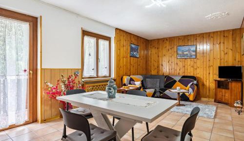 Three-Bedroom Premium Apartment with Balcony