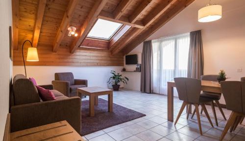 One-Bedroom Apartment with Balcony