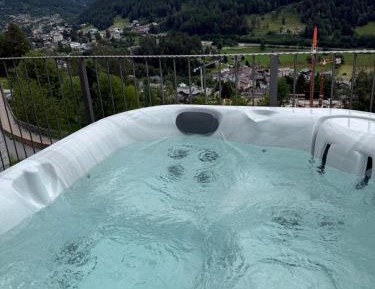 Studio with Spa Bath