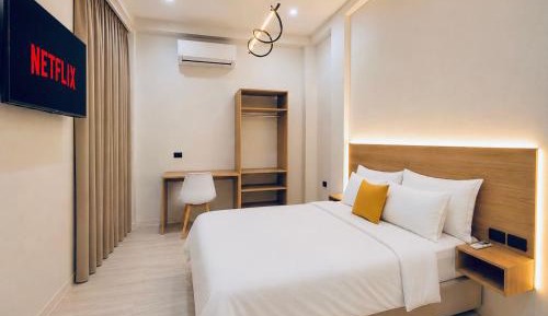 Deluxe King Suite
