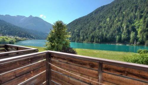 Double or Twin Room with Lake View