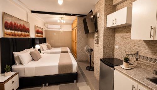 Deluxe Queen Room