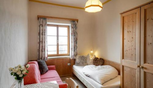 Single Room with Mountain View