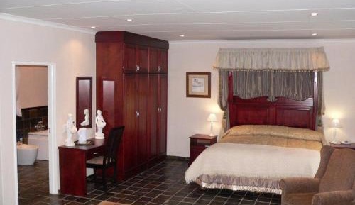 Honeymoon Queen Room