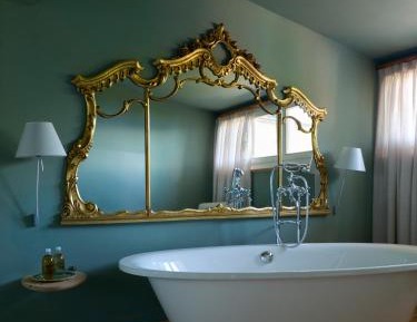 Suite with Mountain View