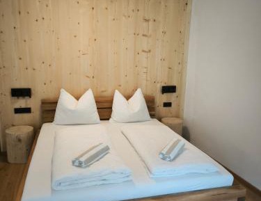 Superior One-Bedroom Apartment