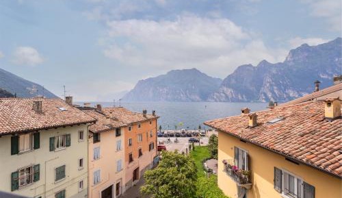 Two-Bedroom Apartment with Lake View