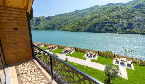 Quadruple Room with Lake View