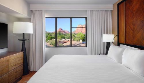 King Suite with Private Fire Bowl - Red Rock View