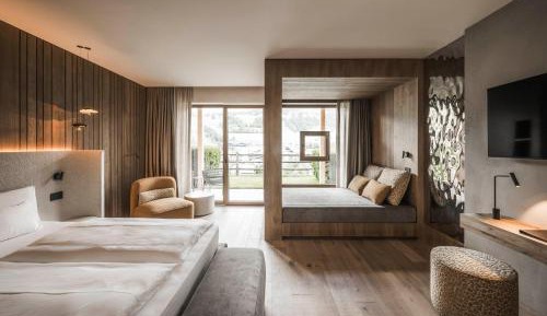 Superior King Room