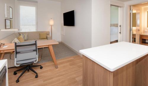 1 Bedroom Suite, 1 King, Sofa bed