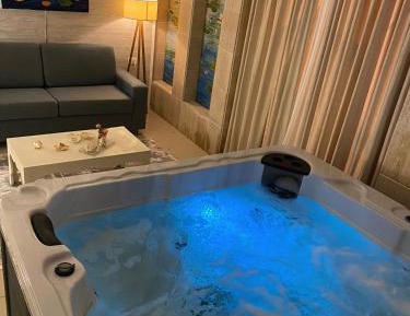 Suite with Hot Tub