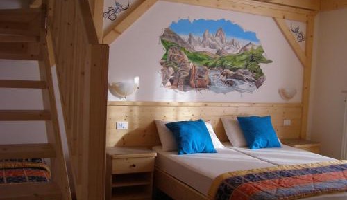 One-Bedroom Apartment with Balcony