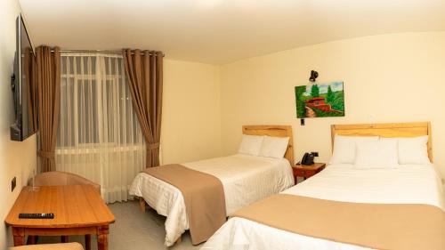Deluxe Room (2 Adults + 1 Child)