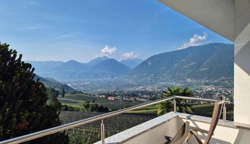 Apartment with Garden View