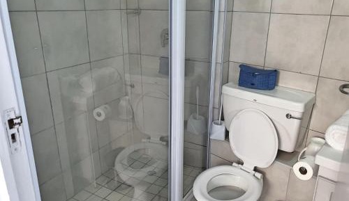 One-Bedroom Apartment with Sea View (6 Adults)
