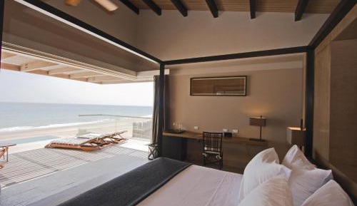 Beachfront Pool Villa