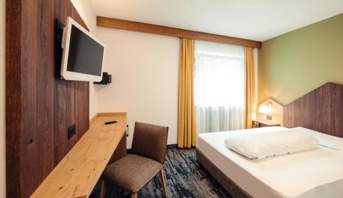 Classic Double Room with Balcony