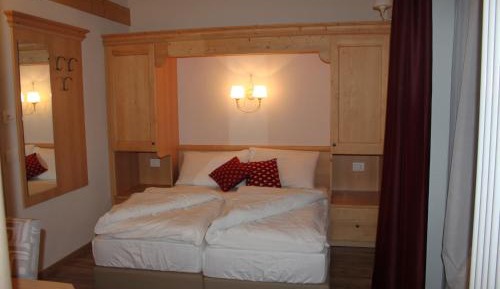 Basic Double Room