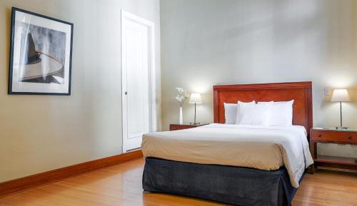 Standard Queen Room