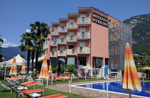 Bolognano-Vignole Hotel | Hotel Everest Arco