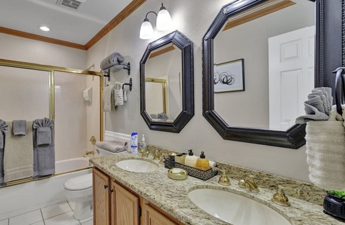 Phoenix House | Amenities Galore! Outdoor Living & lots of Games