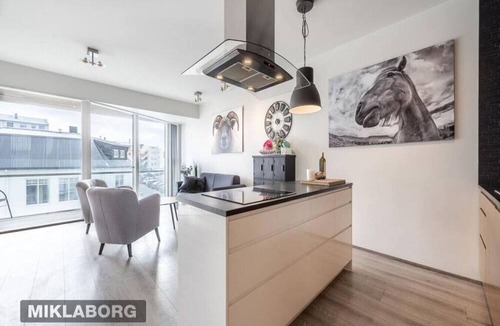 Vesturbær Apartment | King bed, central apartment with free parking