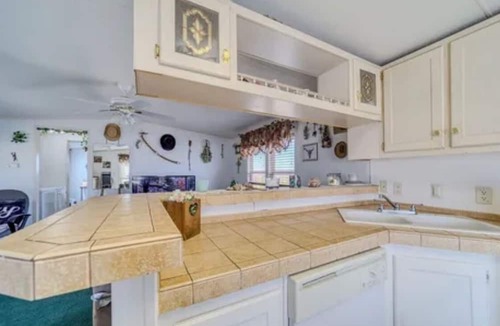 Cottonwood Cove House | Rag Proper Ranch Free WiFi and AC peaceful White Hills close to Las Vegas