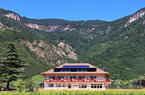 Terlano Apartment | Apartment 'Residence Egger Apt A' with Mountain View, Wi-Fi and Air Conditioning