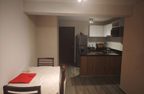 Santa Beatriz Apartment | “Bienvenido a este moderno departamento de una habitación y media,