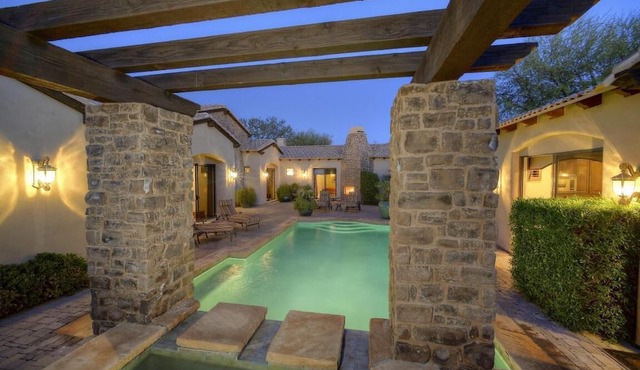 Spanish style Golf Course Villa - Outdoor pools & living space