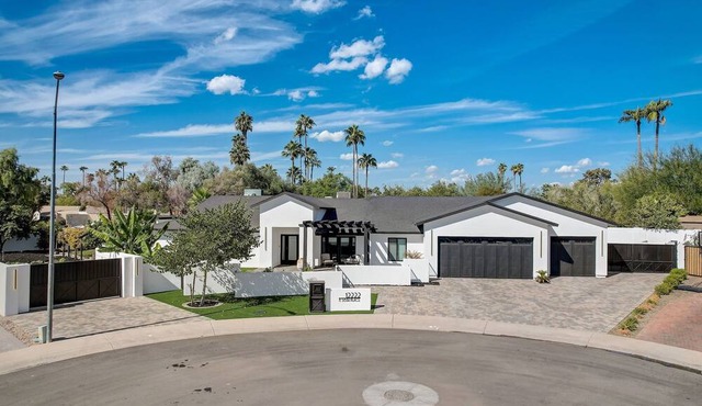 Luxury,Pool,Spa,Great Location, great for entertaining